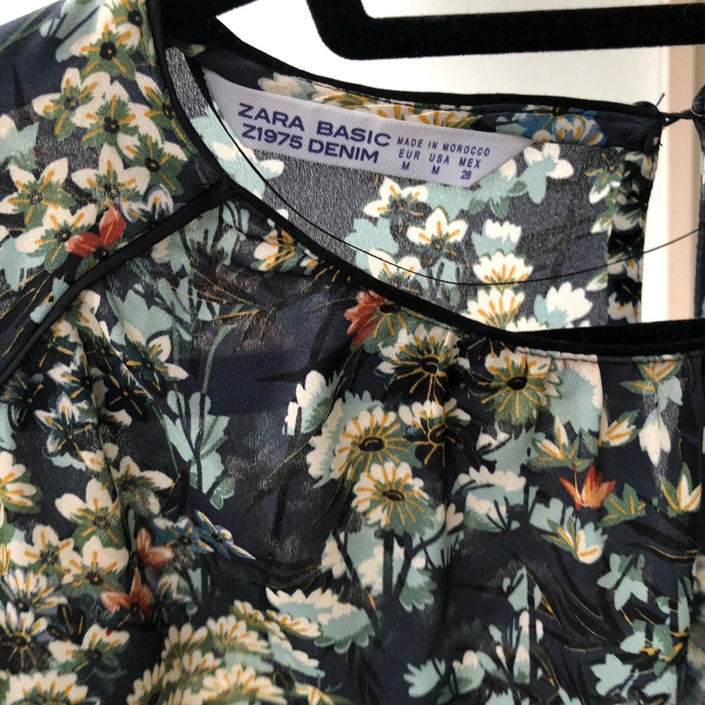 Floral blouse - Picture 3 of 3
